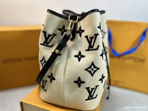 AAA Pruses Bags LOUIS MM NÉONOÉ VUITTON 0517